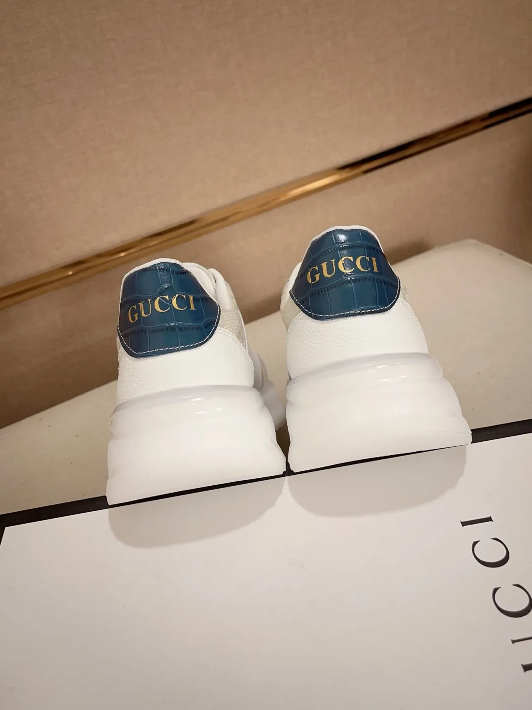 Men's men's shoes💰 462💰🇮🇹🇮🇹GUCCI🔍🔍new models are on sale at the same time at the counter. The uppers🇮🇹 are made of top-grain cowhide imported from Italy. Fully imported genuine leather lining 💪💪, completely 1⃣️ to 1⃣️ replica 🇮🇹💪💪, ⚠ sole: original sole provided by the original factory, exclusive movable molded sole super comfortable, ⚠ original factory follow-up, 🔍🔍 high quality, you can go in and out of the counter at will, welcome to compare⚠. Code number:38-44